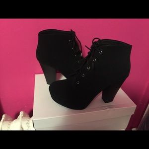 Ankle high heels boots